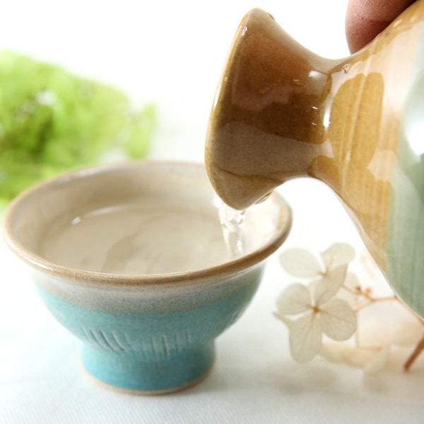 【益子焼】釉シリーズ 酒器セット 酒器揃え クシ目のデザイン ターコイズブルーと薄あめ釉 【とっくり1本・おちょこ2個のセット】