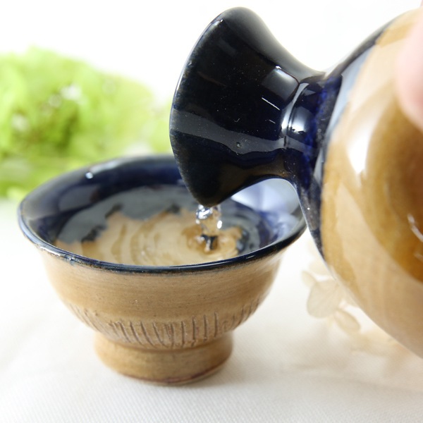 【益子焼】釉シリーズ 酒器セット 酒器揃え クシ目のデザイン 深い青のルリ色と薄あめ釉 【とっくり1本・おちょこ2個のセット】
