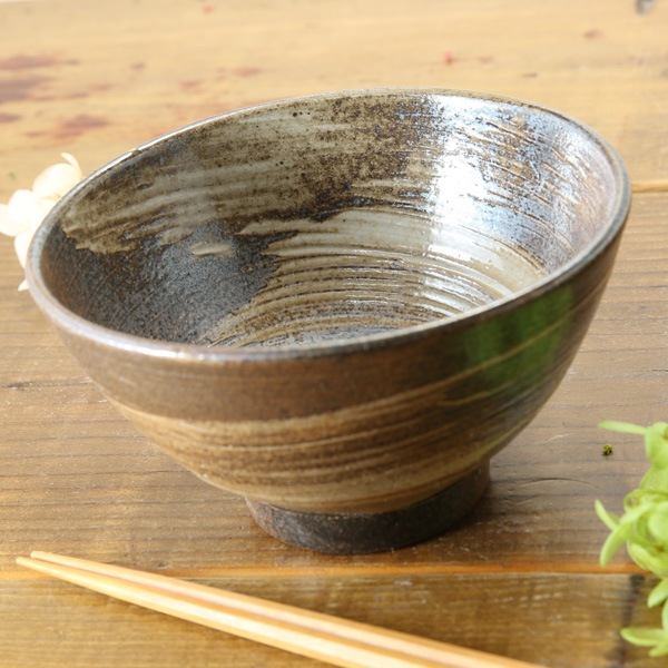 【益子焼】 炭化焼 渋い刷毛目の大きめごはん茶碗 ご飯茶碗 飯椀 お茶碗 お茶漬け茶碗【単品1個】