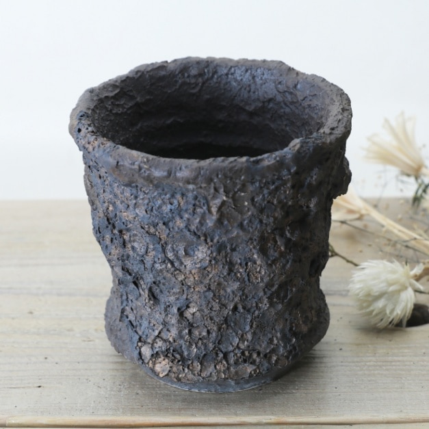 【益子焼】 3.5号鉢 高さ約10.5cm 植木鉢 陶器鉢 塊根植物 コーデックス アガベ 【溶岩流lavaシリーズ】 作家 陶芸家 横山雄一作