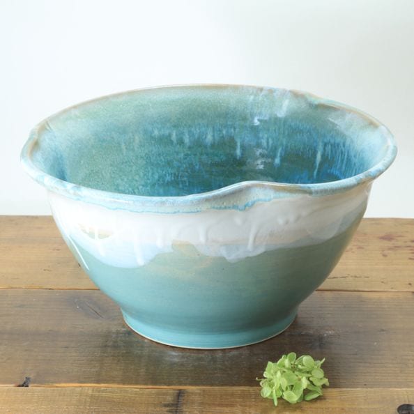 【益子焼】 メダカ鉢 おしゃれ 陶器 白とシスキーグリーン 中は流れるブルー系 縁３箇所変形デザイン 約30.5cm 一点物 【単品１個】※ギフト包装不可