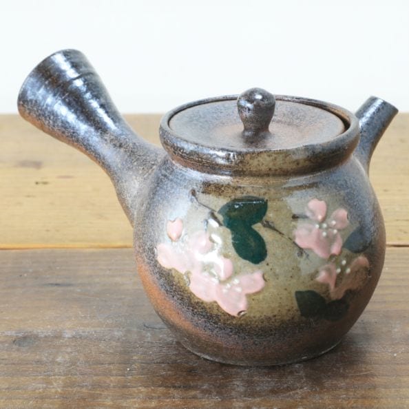 【益子焼】 急須 ふだん使いの急須 炭化焼シリーズ 花水木ピンク模様 ステンレス製の茶こし付き 【単品１個】