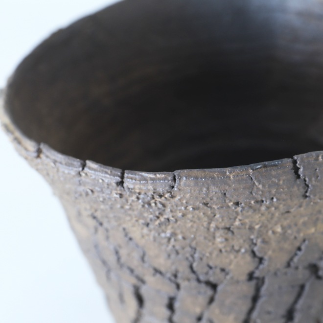 【益子焼】 3.8号鉢 高さ約9.5cm 植木鉢 陶器鉢 塊根植物 アガベ サボテン コーデックス 【炸裂紋鉢 大地の鼓動】 作家 陶芸家 横山雄一作 一点物