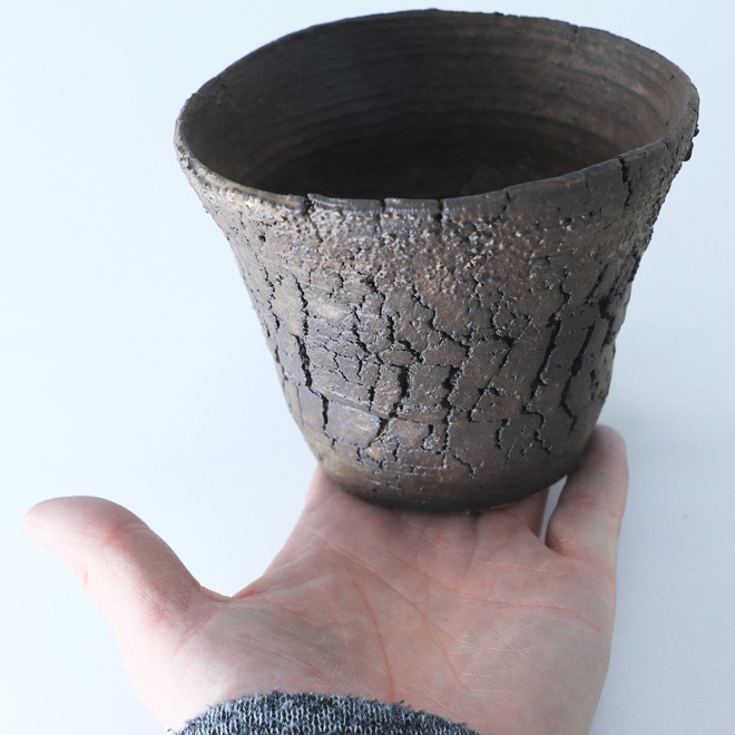 【益子焼】 3.8号鉢 高さ約9.5cm 植木鉢 陶器鉢 塊根植物 アガベ サボテン コーデックス 【炸裂紋鉢 大地の鼓動】 作家 陶芸家 横山雄一作 一点物