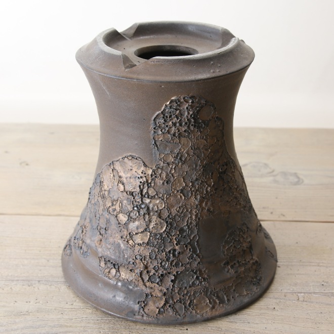 【益子焼】5.5号鉢 植木鉢 陶器鉢 オペルクリカリアパプキス 灌木系塊根植物 アガベ 【NEW銀河鉢クレーター・Black&Gold】 高さ約17cm 作家 陶芸家 横山雄一作 一点物