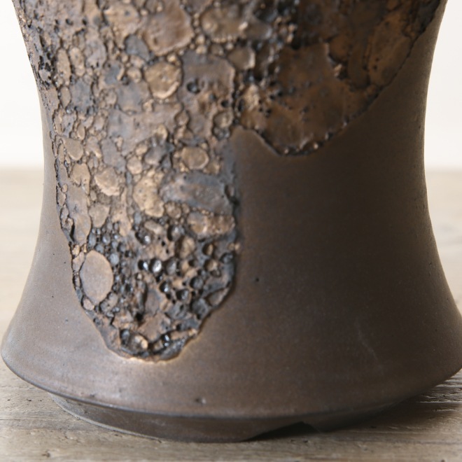 【益子焼】5.5号鉢 植木鉢 陶器鉢 オペルクリカリアパプキス 灌木系塊根植物 アガベ 【NEW銀河鉢クレーター・Black&Gold】 高さ約17cm 作家 陶芸家 横山雄一作 一点物