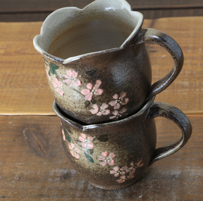【益子焼】 マグカップ かわいいチューリップみたいな花形 さくら桜 単品1個