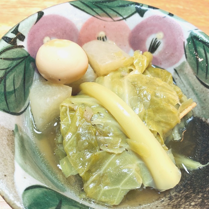 【益子焼】シンプルな形が使いやすい 縁が開いたデザインの小鉢 【優しい風合いのつばき模様・単品１個】