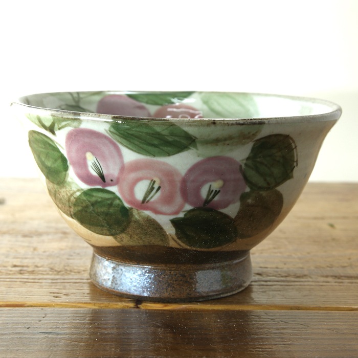 【益子焼】深さのある大きめたっぷり丼 どんぶり　【優しい風合いのつばき模様・単品１個】