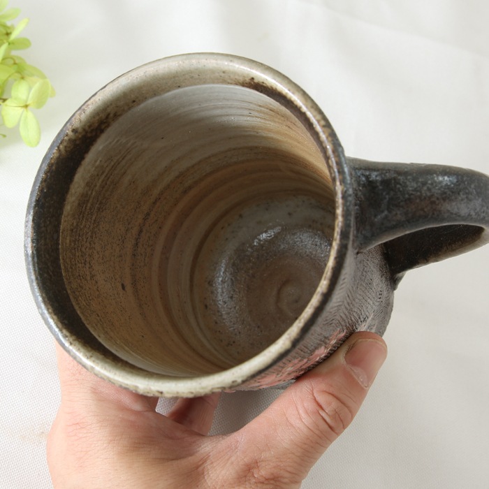 【益子焼】 アウトレットB品 ビールジョッキ 炭化焼シリーズ さくら桜 【縦のクシ目ライン・単品１個】※アウトレットB品のため、ギフト包装不可※返品交換不可