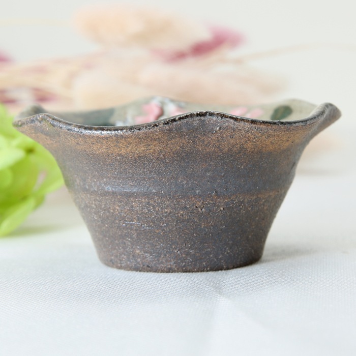 【益子焼】フリル風の変形 小さな豆小鉢 【さくら桜・単品１個】
