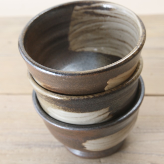 【益子焼】 小丼 付け汁 つけ麺 ミニ小丼 素朴な刷毛目模様 丼飯 ミニ天丼 ミニカツ丼 こだわりの厚めで丈夫 安定感あり 【単品１個】