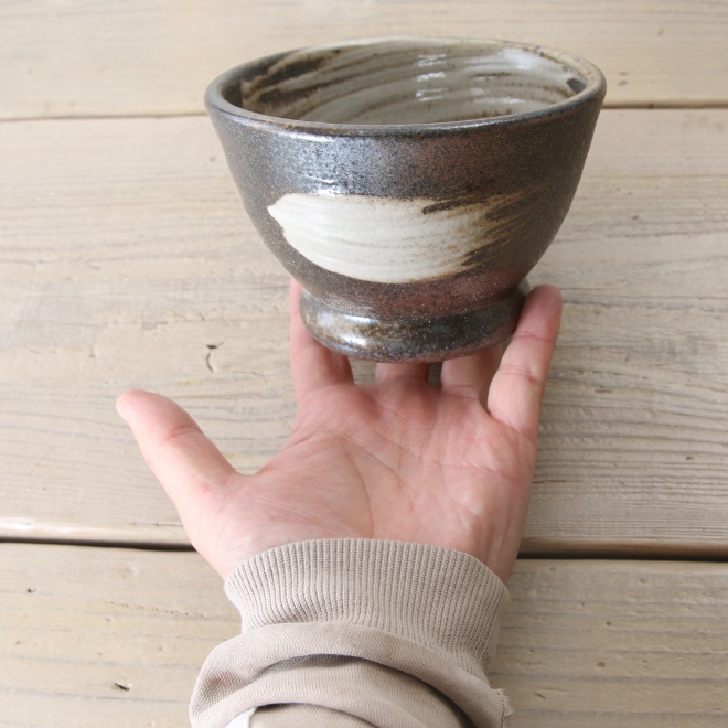 【益子焼】 小丼 付け汁 つけ麺 ミニ小丼 素朴な刷毛目模様 丼飯 ミニ天丼 ミニカツ丼 こだわりの厚めで丈夫 安定感あり 【単品１個】