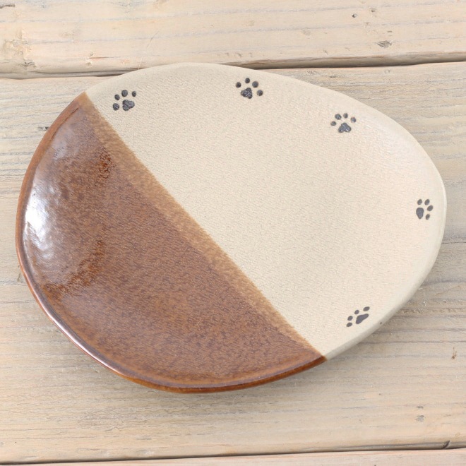 【益子焼】 おしゃれ 肉球シリーズ たたら作りの大きめゆったり 卵形の取り皿【単品１枚】