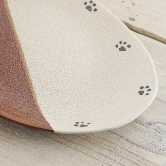 【益子焼】 おしゃれ 肉球シリーズ たたら作りの大きめゆったり 卵形の取り皿【単品１枚】