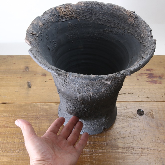 【益子焼】 8.4号鉢 植木鉢 陶器鉢 塊根植物 アガベ サボテン 【砂漠シリーズ】 高さ約25cm 作家 陶芸家 横山雄一作 一点物 傑作品 ※こちらの商品は代引以外の決済とさせていただきます