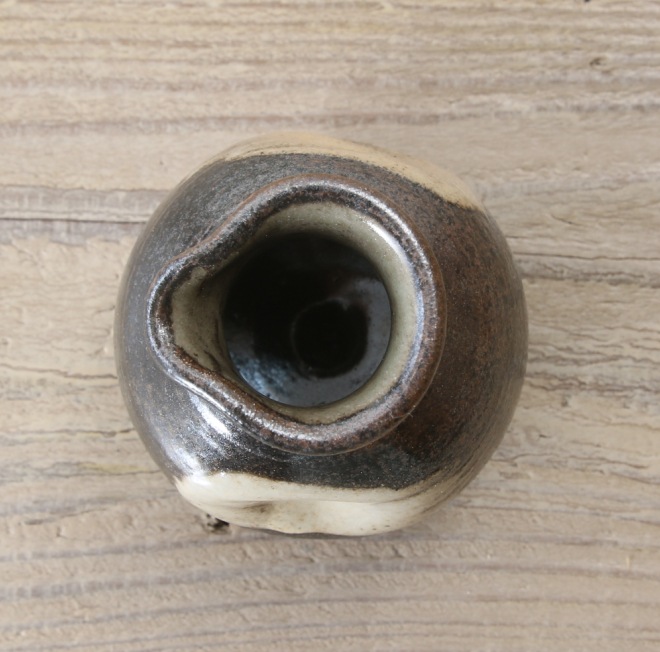 【益子焼】蕎麦徳利 そばどっくり 素朴な炭化焼刷毛目模様 【サイズ小・単品１個】