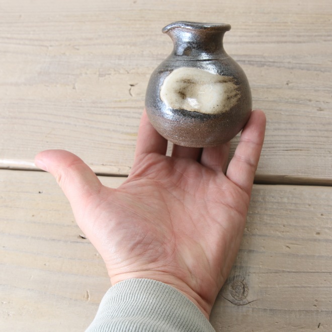 【益子焼】蕎麦徳利 そばどっくり 素朴な炭化焼刷毛目模様 【サイズ小・単品１個】