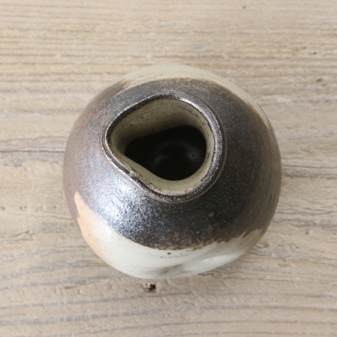 【益子焼】蕎麦徳利 そばどっくり 素朴な炭化焼刷毛目模様 【サイズ大・単品１個】