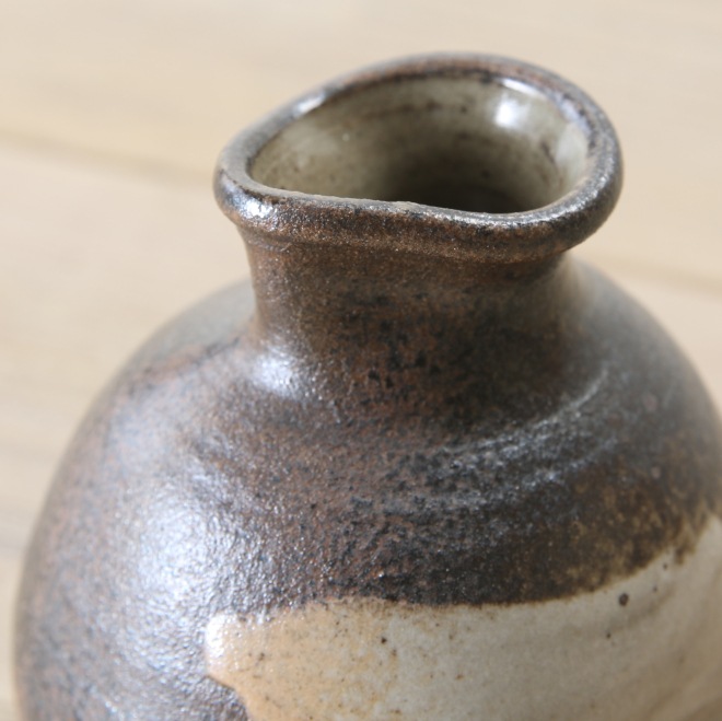 【益子焼】蕎麦徳利 そばどっくり 素朴な炭化焼刷毛目模様 【サイズ大・単品１個】