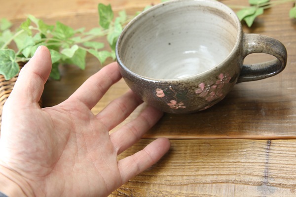 【益子焼】大きめたっぷりサイズ 取っ手付きのカフェオレボウル スープボウル【さくら・単品1個】