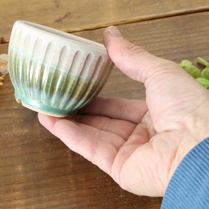 【益子焼】 2.5号鉢 植木鉢 おしゃれ しのぎ 陶器 サイズ小 小さめ 多肉植物 多肉用 ミニ植木鉢【丸形・グリーン＆白系色・単品１個】