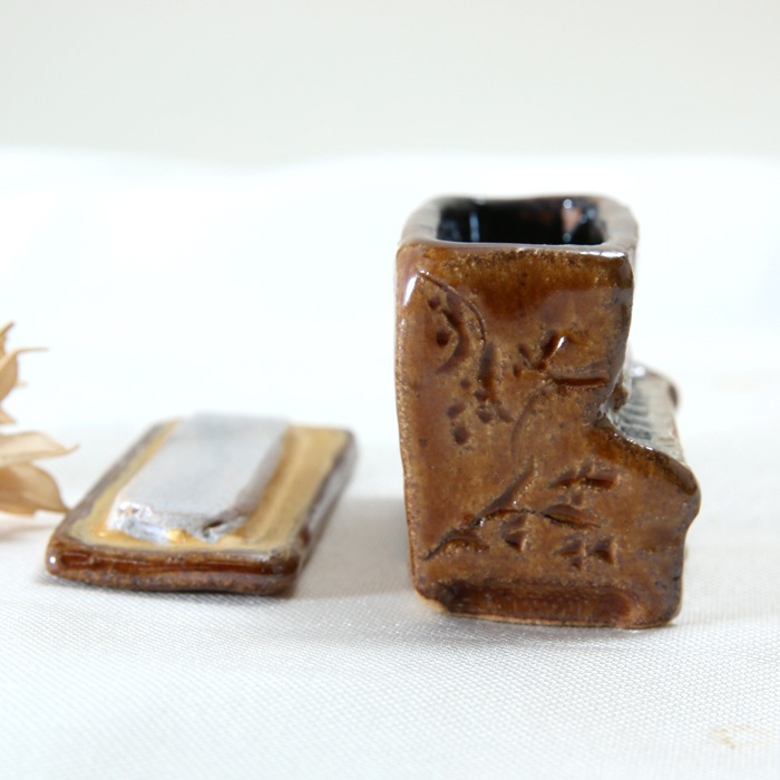 【益子焼】 アップライトピアノ　小物入れ ジュエリーボックス　おしゃれ　一点物 アンティーク茶色・飴釉