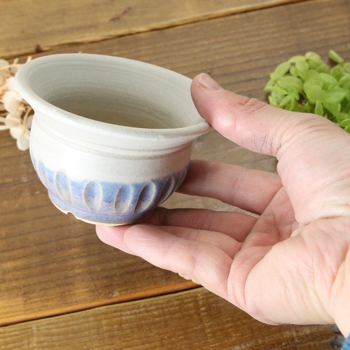 【益子焼】 3.1号鉢 植木鉢 おしゃれ しのぎ 陶器 サイズ小 小さめ 多肉植物 多肉用 ミニ植木鉢【縁が開いた形・ブルー＆白系色・単品１個】