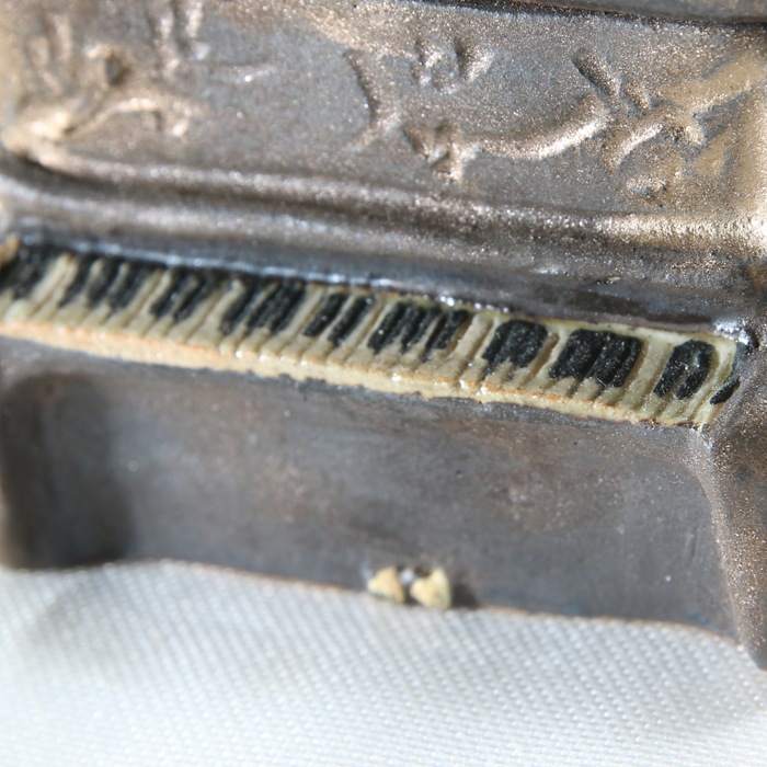 【益子焼】 アップライトピアノ 小物入れ ジュエリーボックス おしゃれ 一点物 アンティークブラック&ゴールド