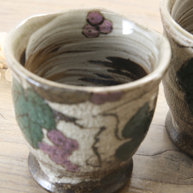 【益子焼】夫婦湯呑 こだわり 外側が全面布目に 布目ぶどうシリーズ 【大小2個組・夫婦ペアセット】