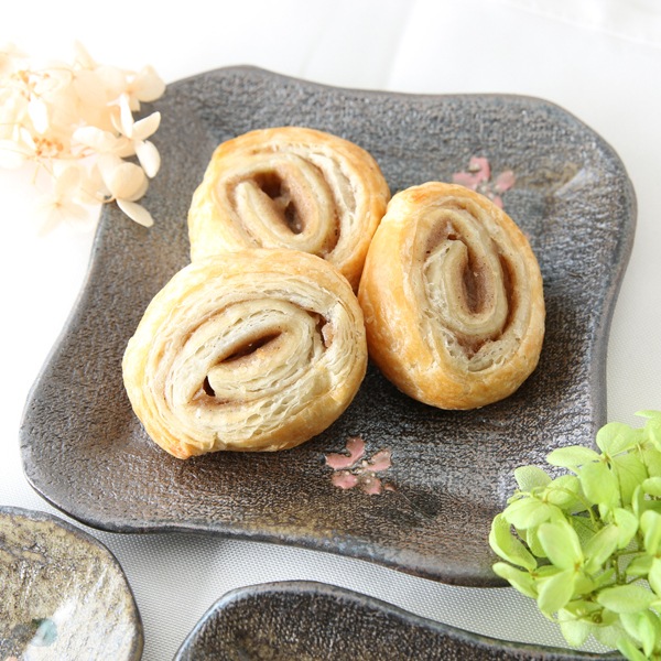 益子焼 炭化焼シリーズ  角丸の四角プレート　和菓子皿 ケーキ皿 さくら桜シリーズ 単品1枚