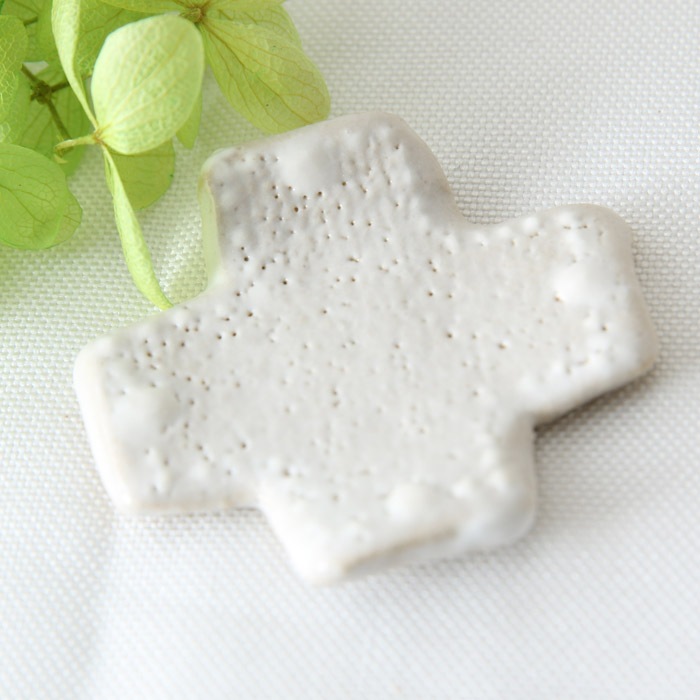 【益子焼】NEWいっちんドット柄の十字・+の箸置き【単品1個】