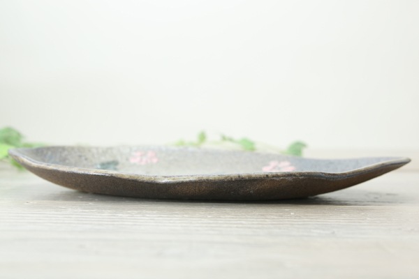 【益子焼】たたら作り木の葉のお皿【さくら模様・単品１枚】