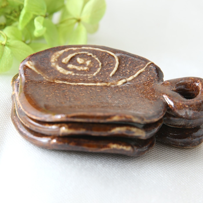 【益子焼】 かわいい コーヒーカップ風の箸置き うずまきいっちん ツヤありあめ釉【単品1個】