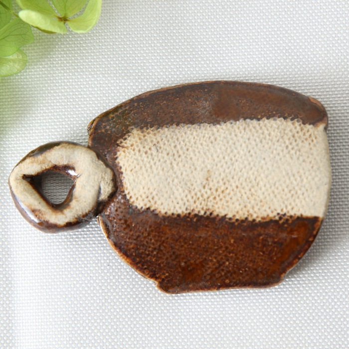 【益子焼】 かわいい コーヒーカップ風の箸置き うずまきいっちん ツヤありあめ釉【単品1個】