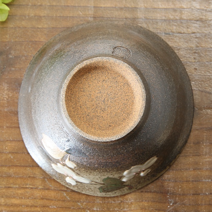 【益子焼】花水木白のご飯茶碗【開いた形・サイズ中・単品１個】