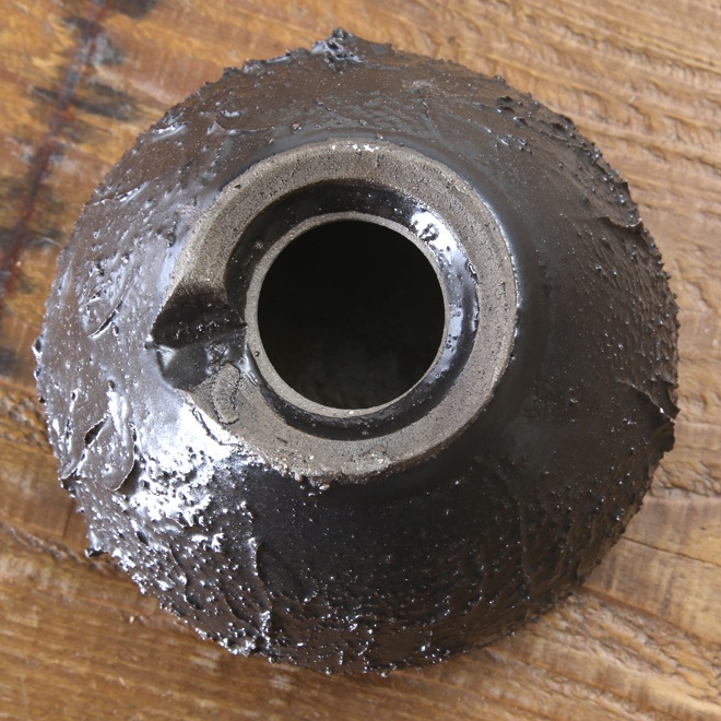 【益子焼】 3.3号鉢 植木鉢 陶器鉢 塊根植物 アガベ サボテン 【黒釉砂利シリーズ】 高さ約6cm 作家 陶芸家 横山雄一作