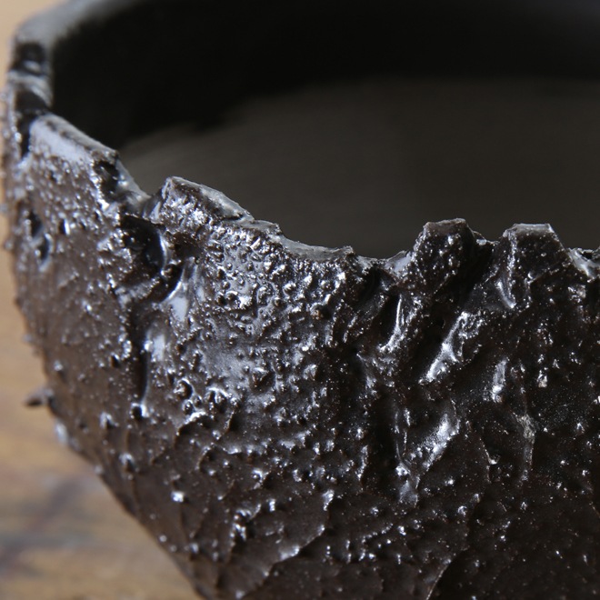 【益子焼】 3.3号鉢 植木鉢 陶器鉢 塊根植物 アガベ サボテン 【黒釉砂利シリーズ】 高さ約6cm 作家 陶芸家 横山雄一作