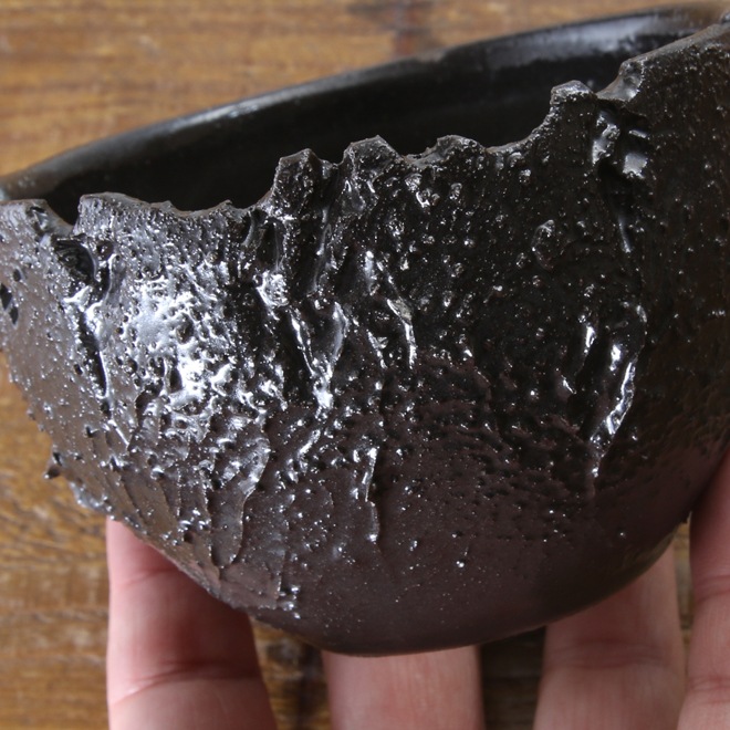 【益子焼】 3.3号鉢 植木鉢 陶器鉢 塊根植物 アガベ サボテン 【黒釉砂利シリーズ】 高さ約6cm 作家 陶芸家 横山雄一作