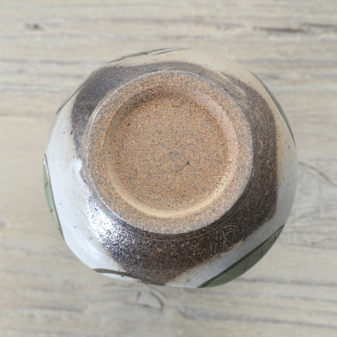 【益子焼】蕎麦徳利 そばどっくり 優しい風合いのつばき模様【サイズ小・単品１個】