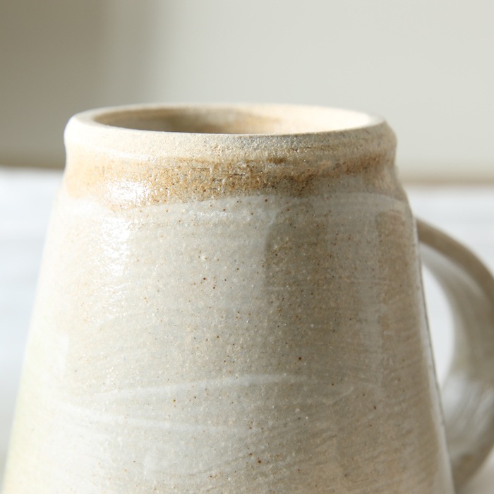 【益子焼】 優しい風合い いっちん桜さくら たっぷりサイズのマグカップ 薄刷毛目ベージュ 釉薬シリーズ 【単品1個】