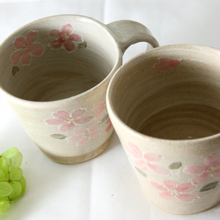 【益子焼】 優しい風合い いっちん桜さくら たっぷりサイズのマグカップ 薄刷毛目ベージュ 釉薬シリーズ 【単品1個】