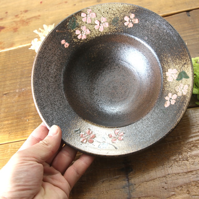 益子焼｜【益子焼】ろくろで豪快に開いたリム盛り鉢 【さくら桜模様