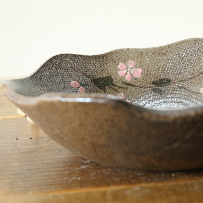 【益子焼】たたら作りの変形盛り鉢　さくら桜模様【単品１枚】