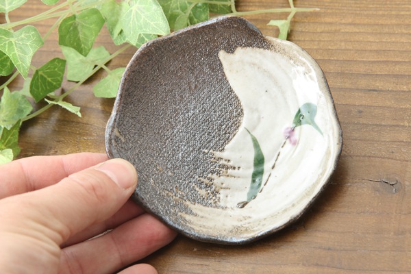 【益子焼】たたら作りの変形醤油皿 しょうゆ皿【単品１枚】