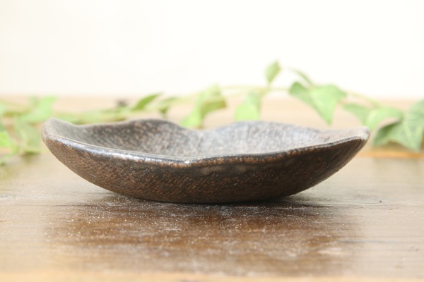 【益子焼】たたら作りの変形醤油皿 しょうゆ皿【単品１枚】