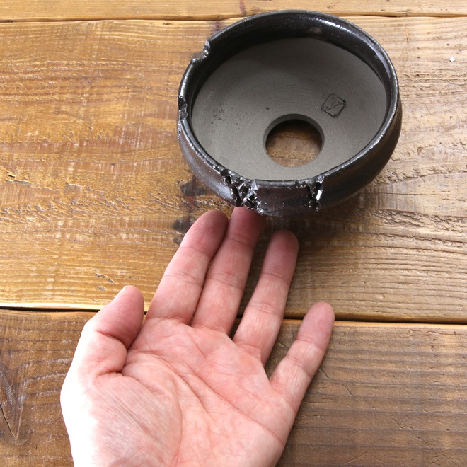 【益子焼】 3.6号鉢 植木鉢 陶器鉢 塊根植物 アガベ サボテン 【黒釉シリーズ】 高さ約6cm 作家 陶芸家 横山雄一作