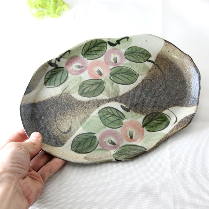 【益子焼】たたら作りの変形パンプレート【サイズ大】【優しい風合いのつばき模様・単品1枚】