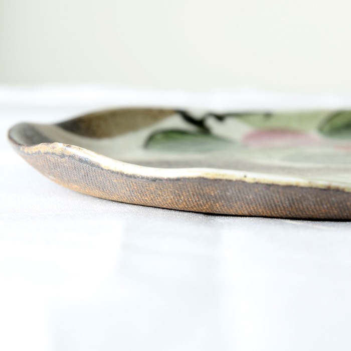 【益子焼】たたら作りの変形パンプレート【サイズ大】【優しい風合いのつばき模様・単品1枚】