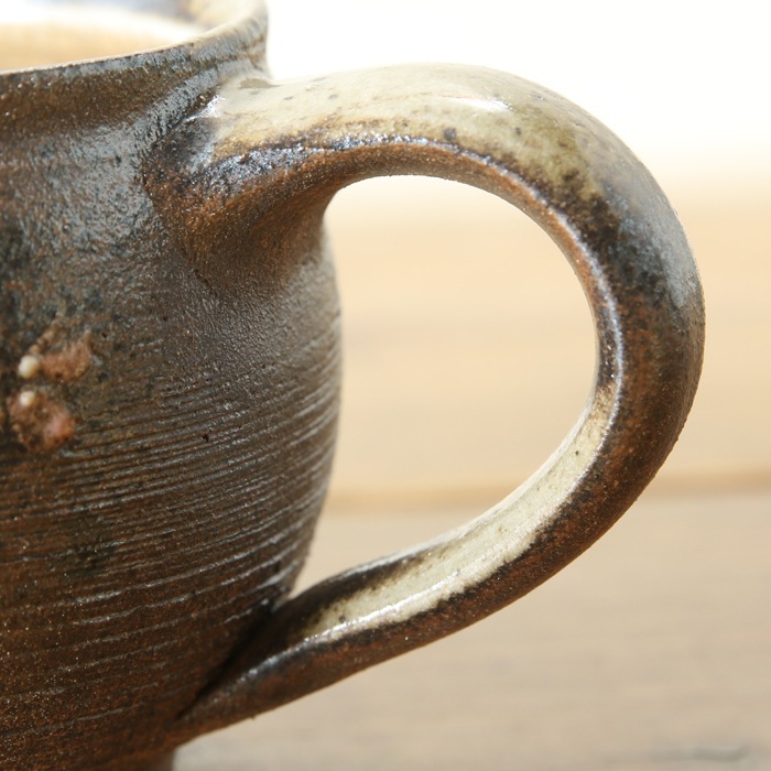 【益子焼】　大きめ マグカップ おしゃれ ふっくら どっしり 筋彫りライン さくら桜模様　【単品１個】